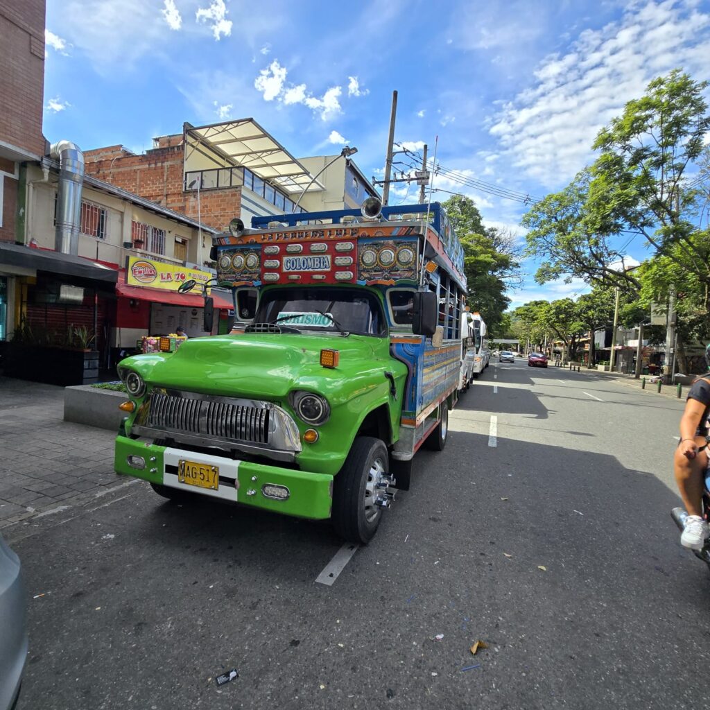 chiva en medellin