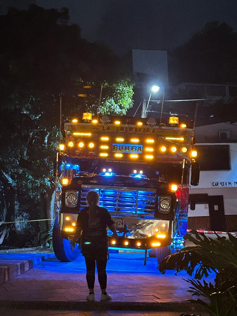 Chivas Rumberas: La Mejor Opción para Celebrar Cumpleaños en Medellín 1 chivas rumba