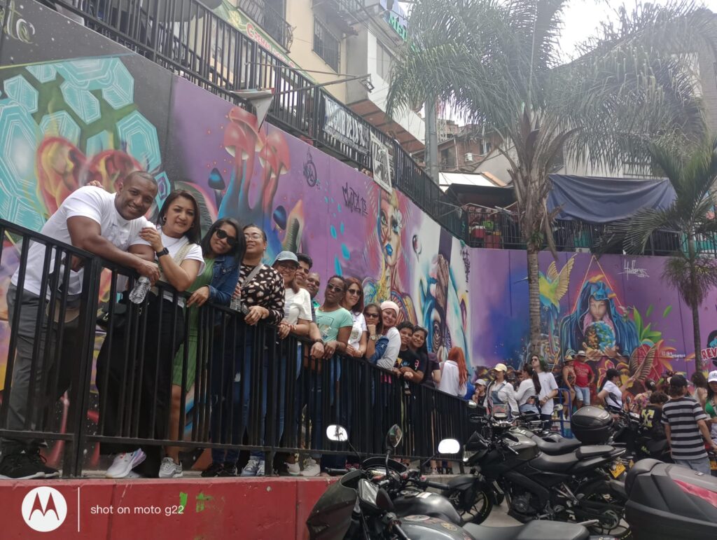 comuna 13 medellin tour