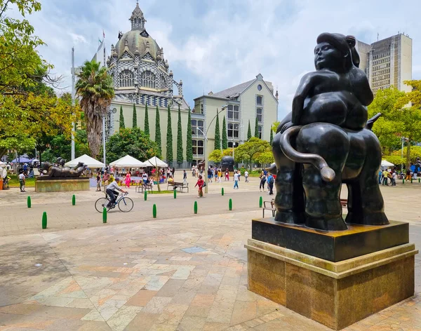 plaza botero